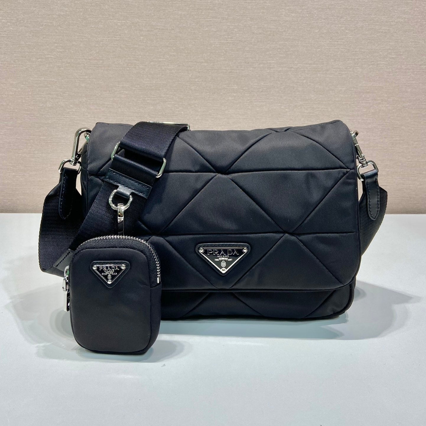 MEDIUM FLAP BAG 24 IN BLACK TRIANGULAR QUILTED PATTERN RE-NYLON mysite