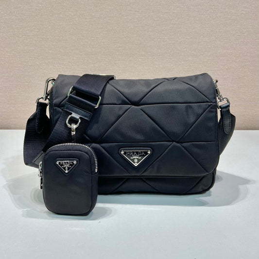 MEDIUM FLAP BAG 24 IN BLACK TRIANGULAR QUILTED PATTERN RE-NYLON mysite