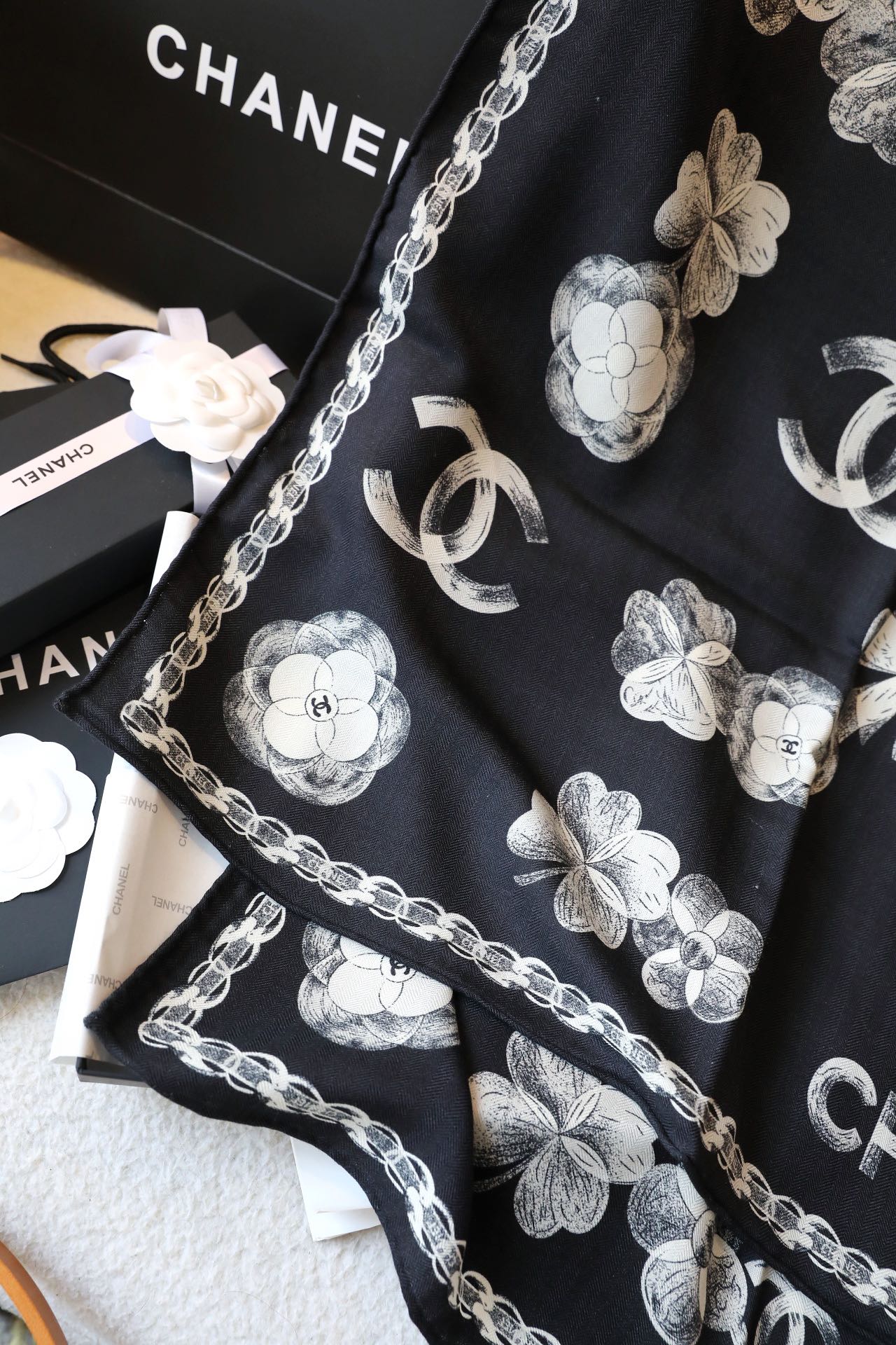 SCARF 180 CM IN BLACK FLOWER MONOGRAM SILK AND CASHMERE 401134 mysite