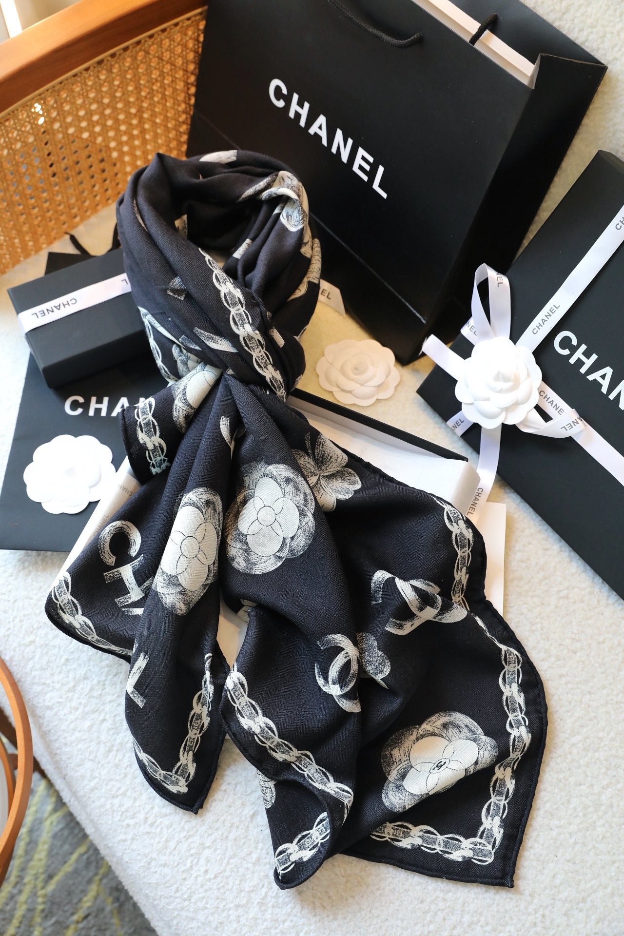 SCARF 180 CM IN BLACK FLOWER MONOGRAM SILK AND CASHMERE 401134 mysite