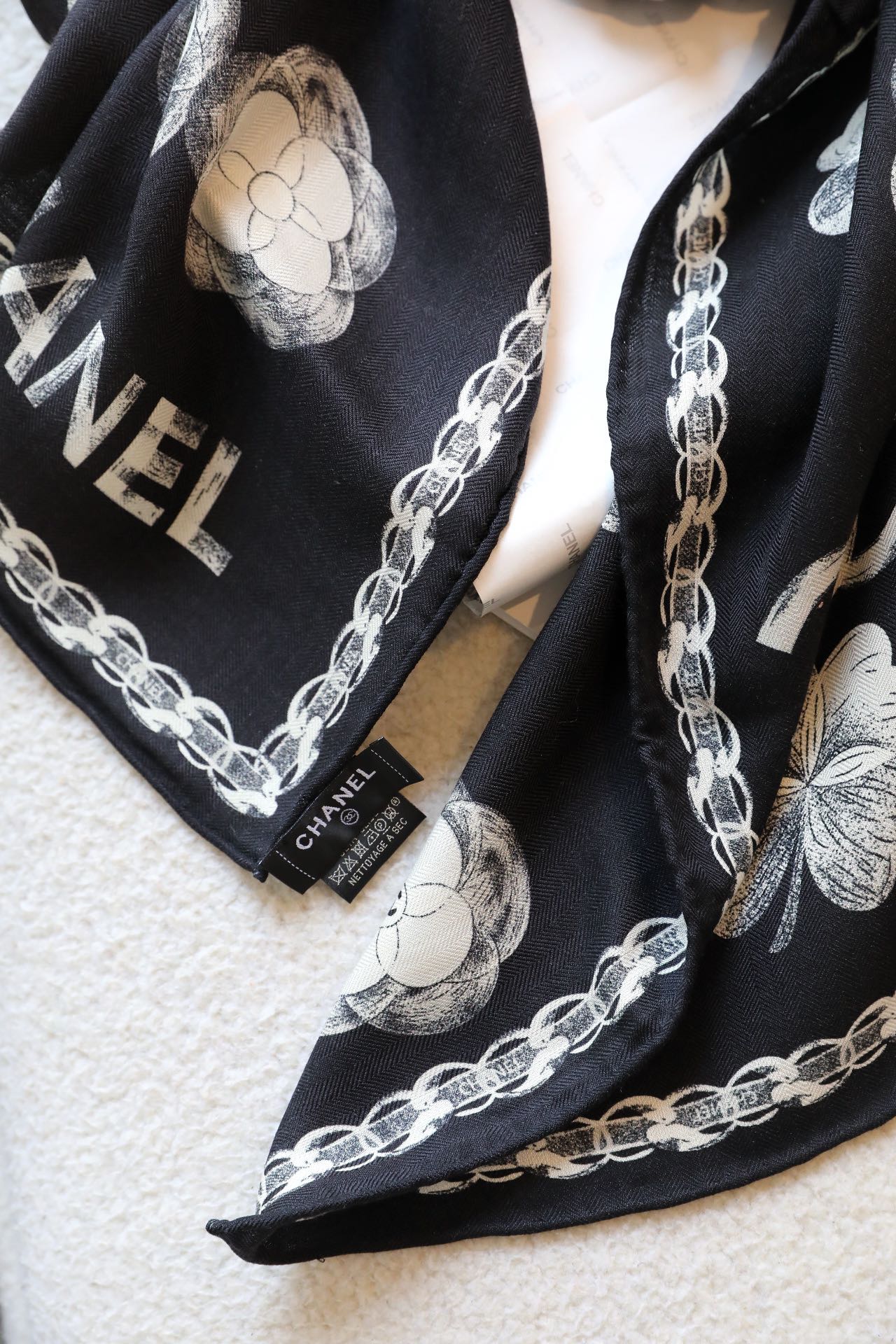 SCARF 180 CM IN BLACK FLOWER MONOGRAM SILK AND CASHMERE 401134 mysite