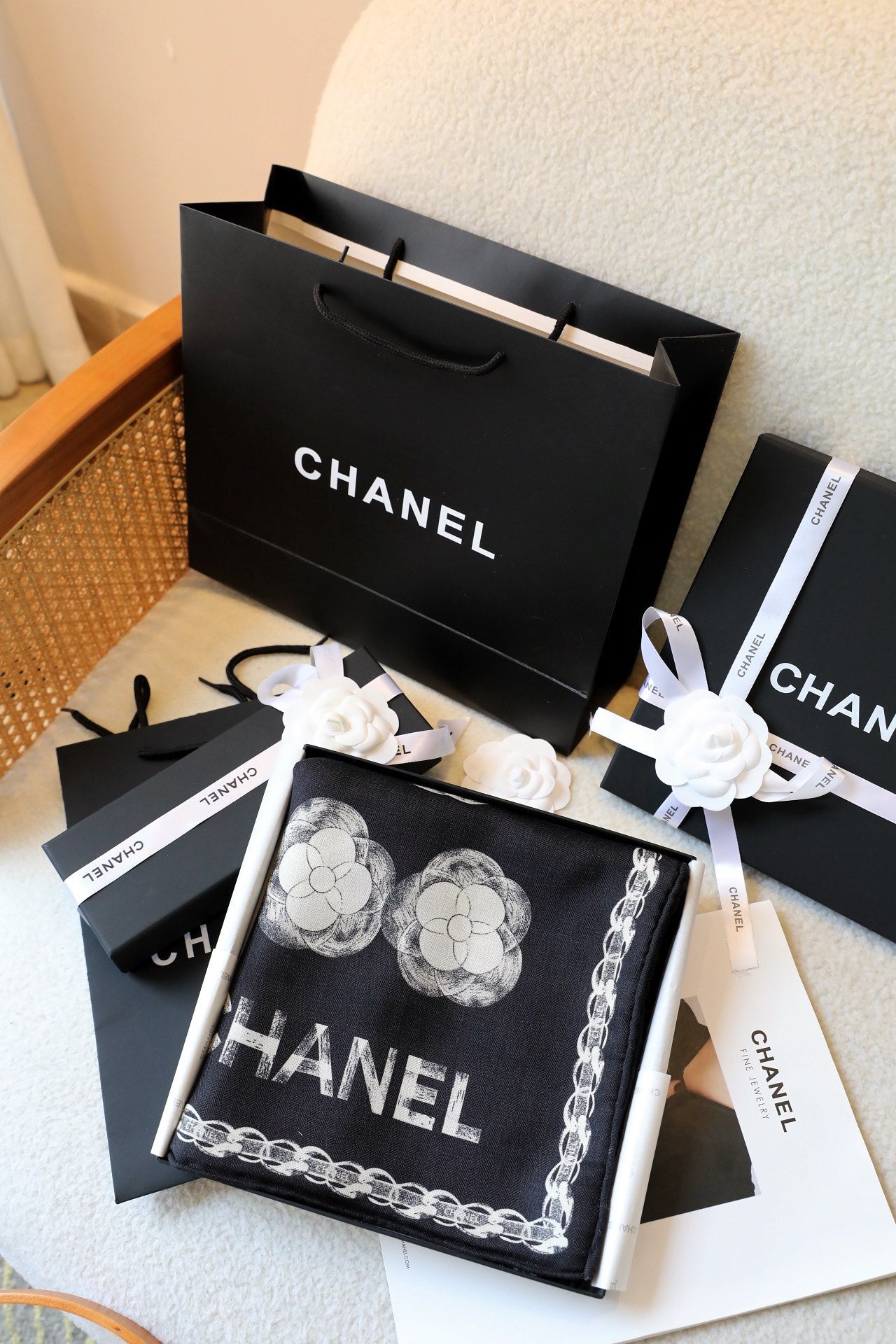 SCARF 180 CM IN BLACK FLOWER MONOGRAM SILK AND CASHMERE 401134 mysite