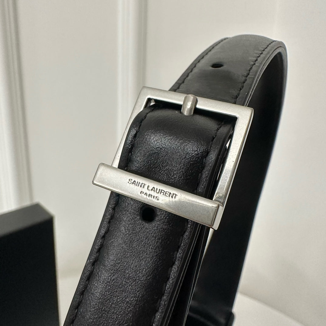 Le 5 a 7 24 Black Lambskin Shw mysite