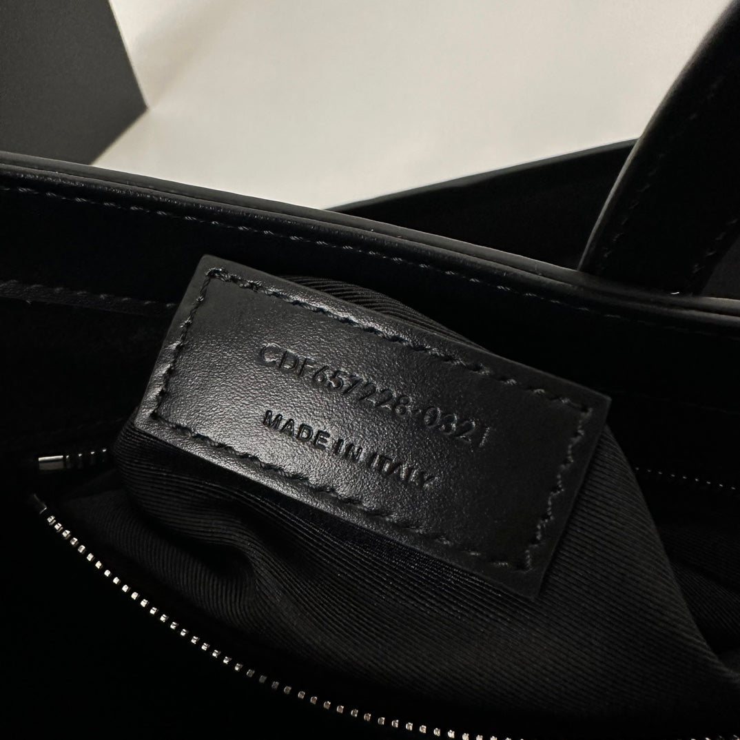 Le 5 a 7 24 Black Lambskin Shw mysite