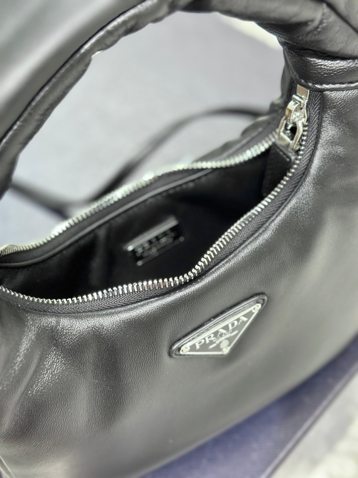 HOBO BAG 21 IN BLACK SOFT LAMBSKIN mysite