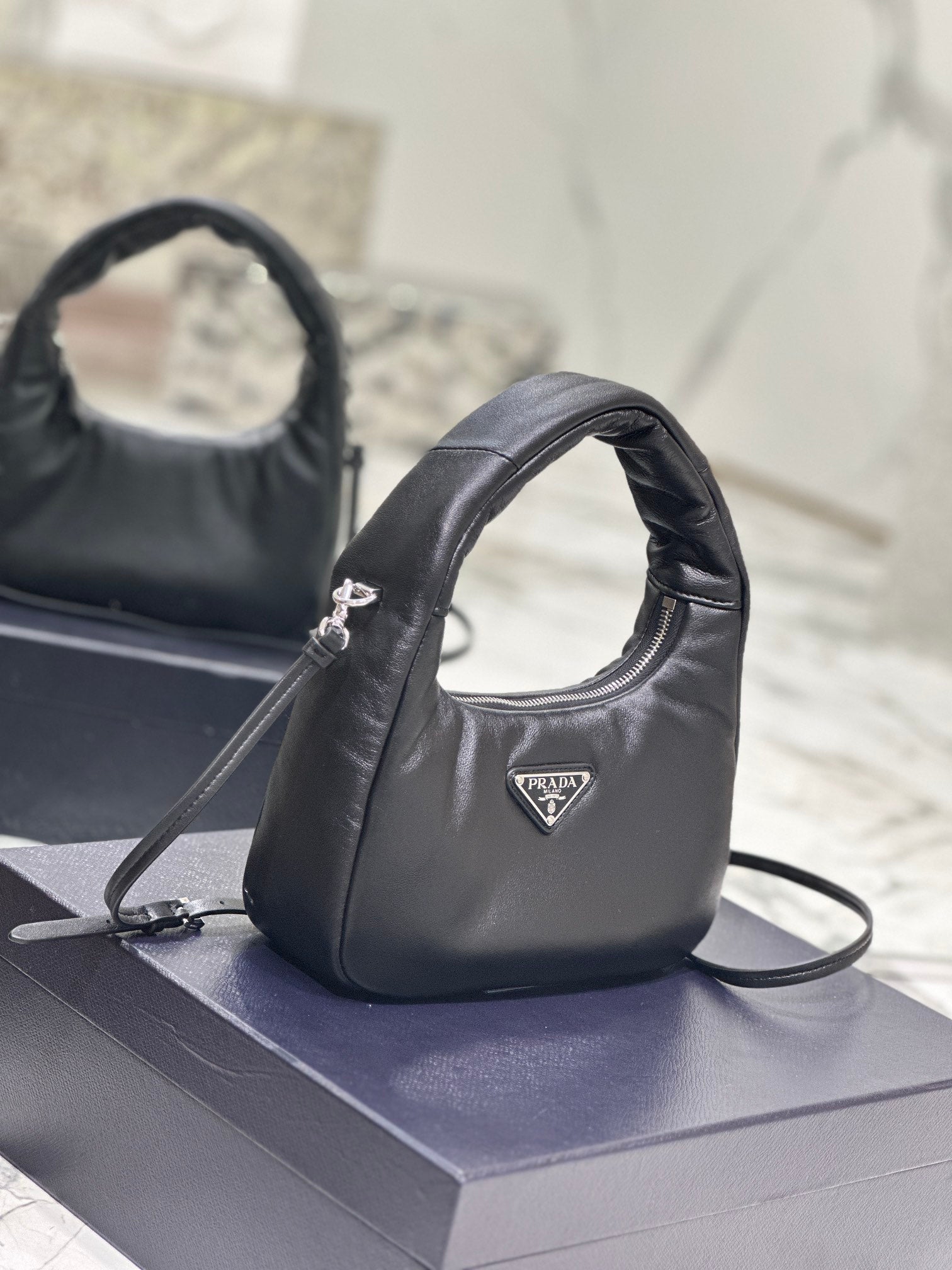 HOBO BAG 21 IN BLACK SOFT LAMBSKIN mysite