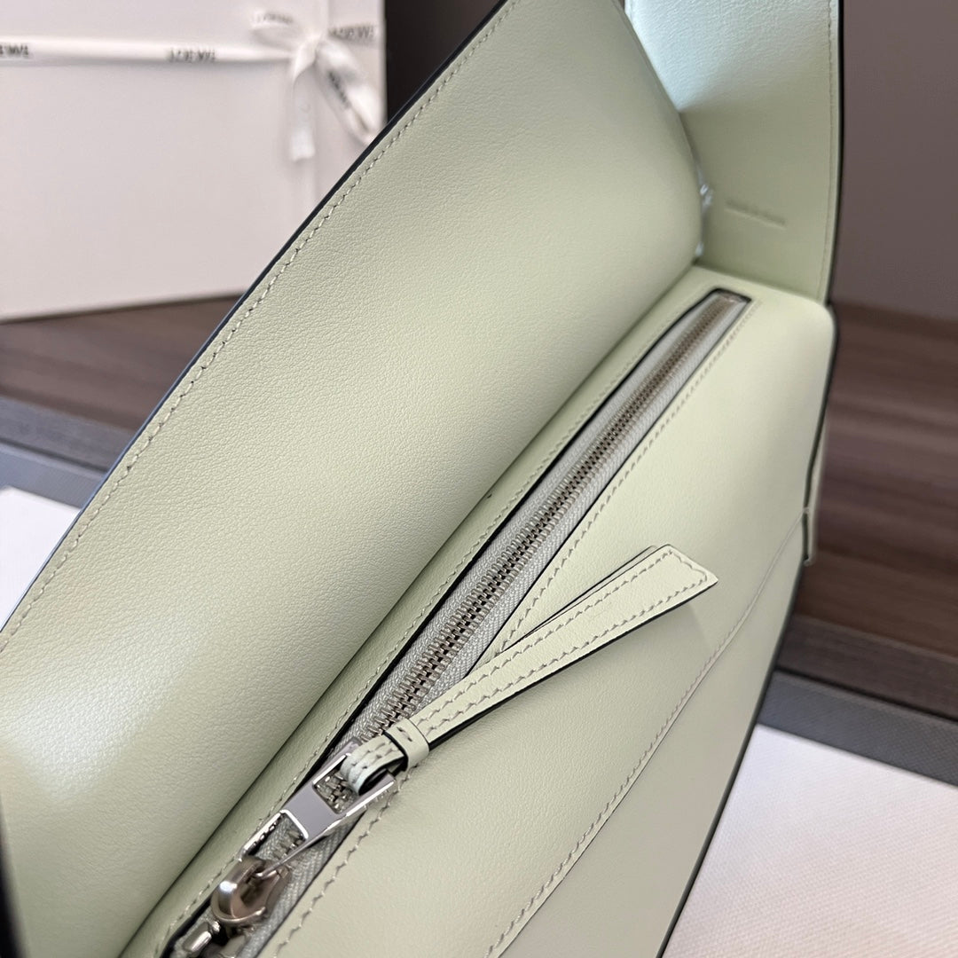 Loew Puzzle 28.7cm Hobo Bag Light Green Smooth Calfskin mysite