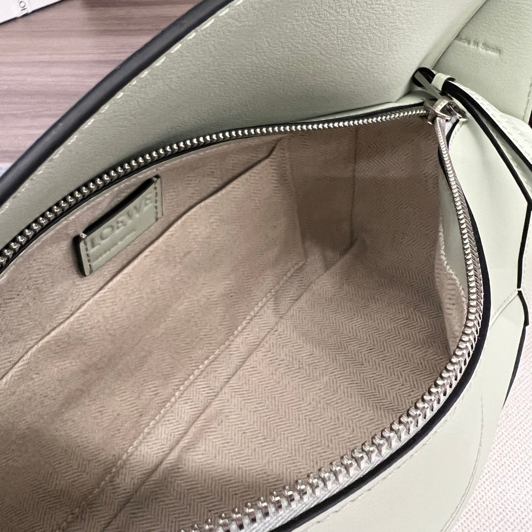 Loew Puzzle 28.7cm Hobo Bag Light Green Smooth Calfskin mysite