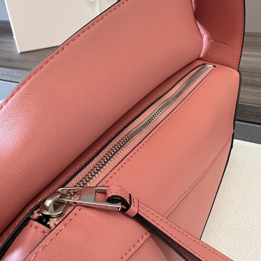 Loew Puzzle 28.7cm Hobo Bag Pink Smooth Calfskin mysite