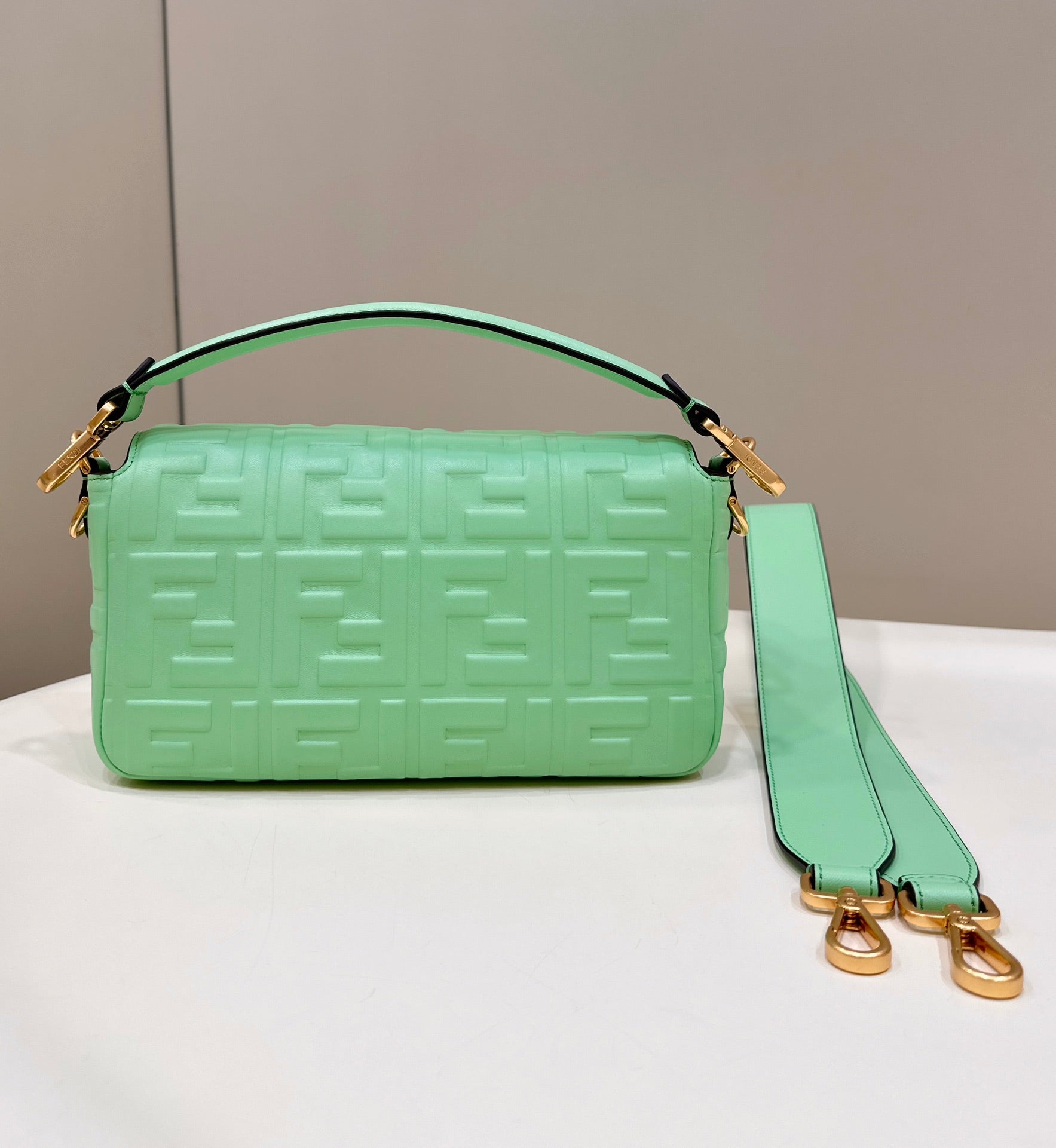 BAGUETTE WITH FF MOTIF 27 IN DE YORK GREEN SOFT LAMBSKIN GOLD HARDWARE mysite