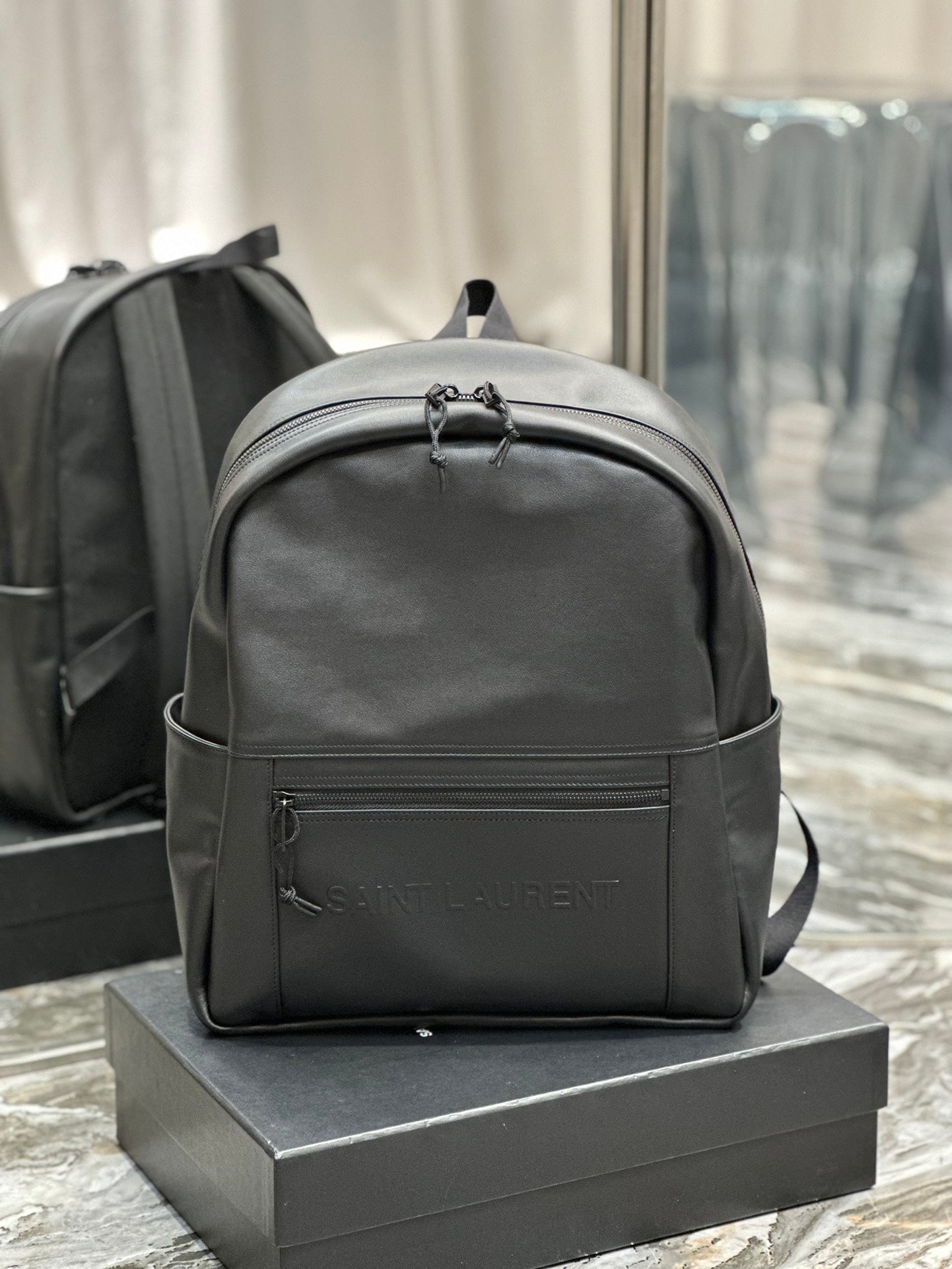 BACKPACK 37 IN ECHO GRAY CALFSKIN mysite