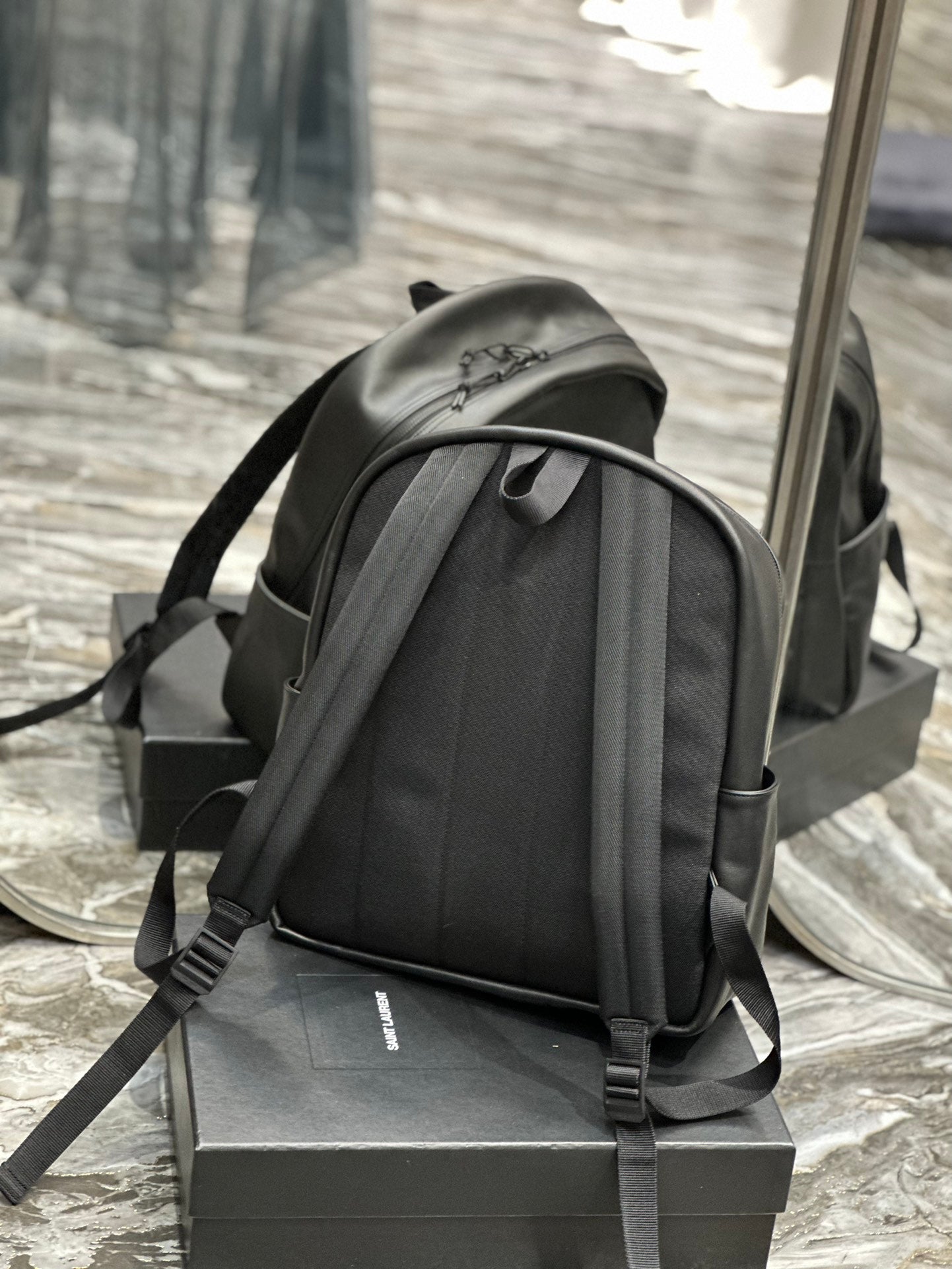 BACKPACK 37 IN ECHO GRAY CALFSKIN mysite