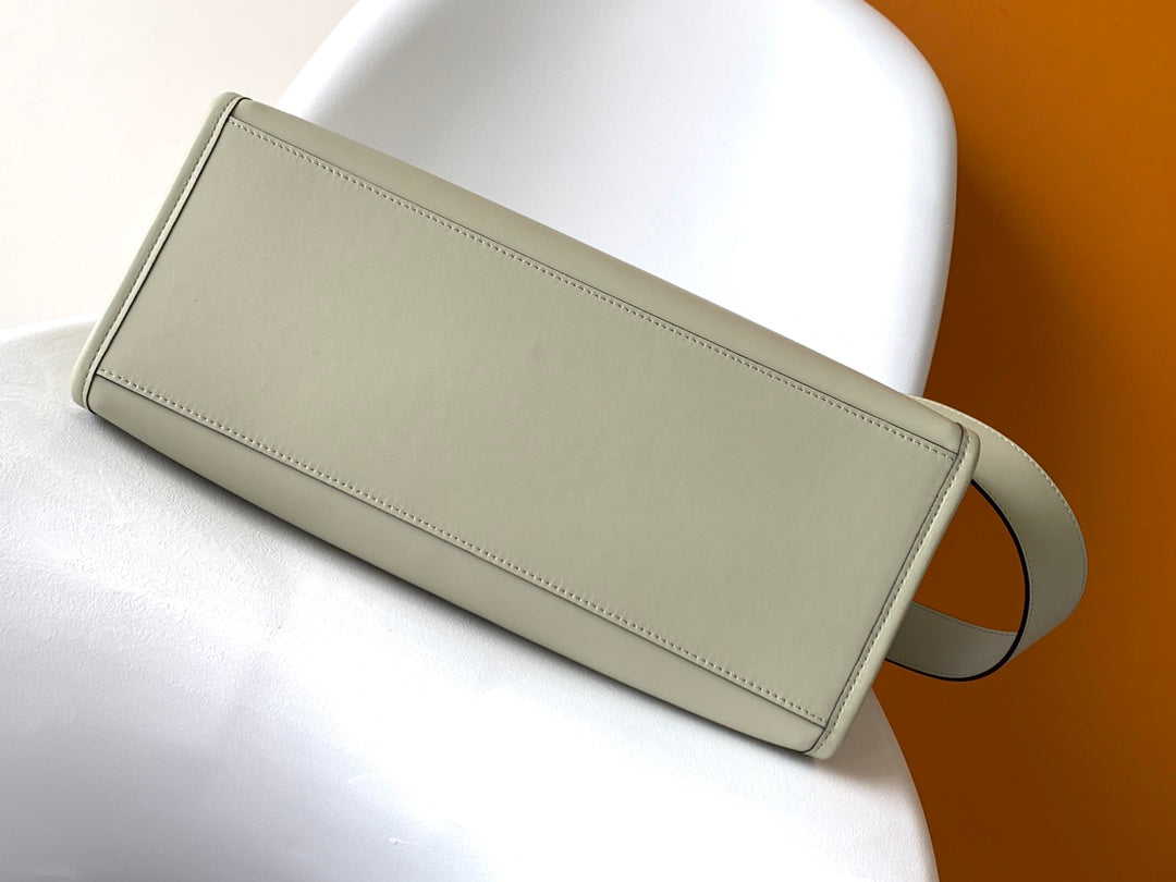 Fend Sunshine Medium Bag 35 Light Grey Leather mysite