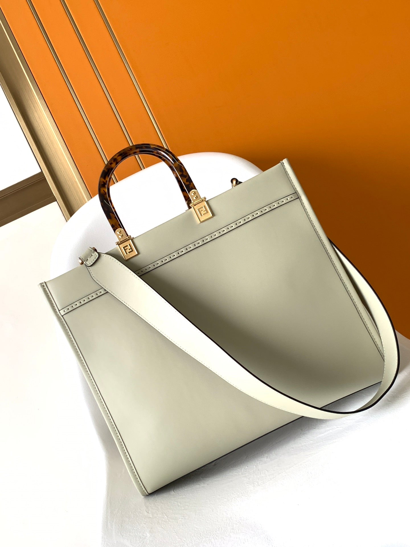 Fend Sunshine Medium Bag 35 Light Grey Leather mysite