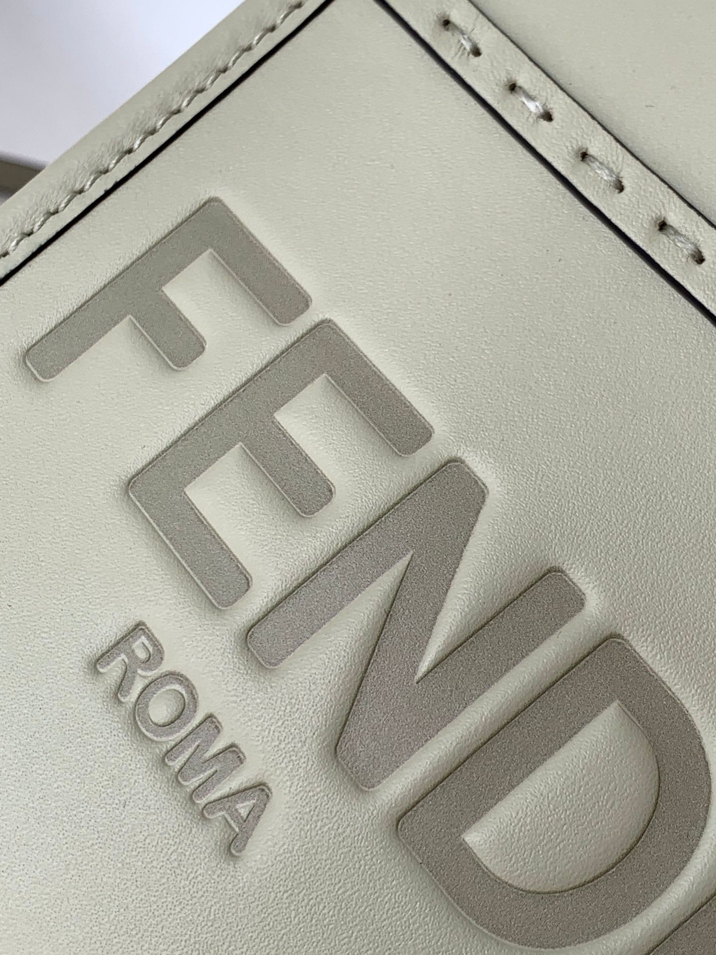 Fend Mini Sunshine Shopper Bag 18 Light Grey Leather mysite