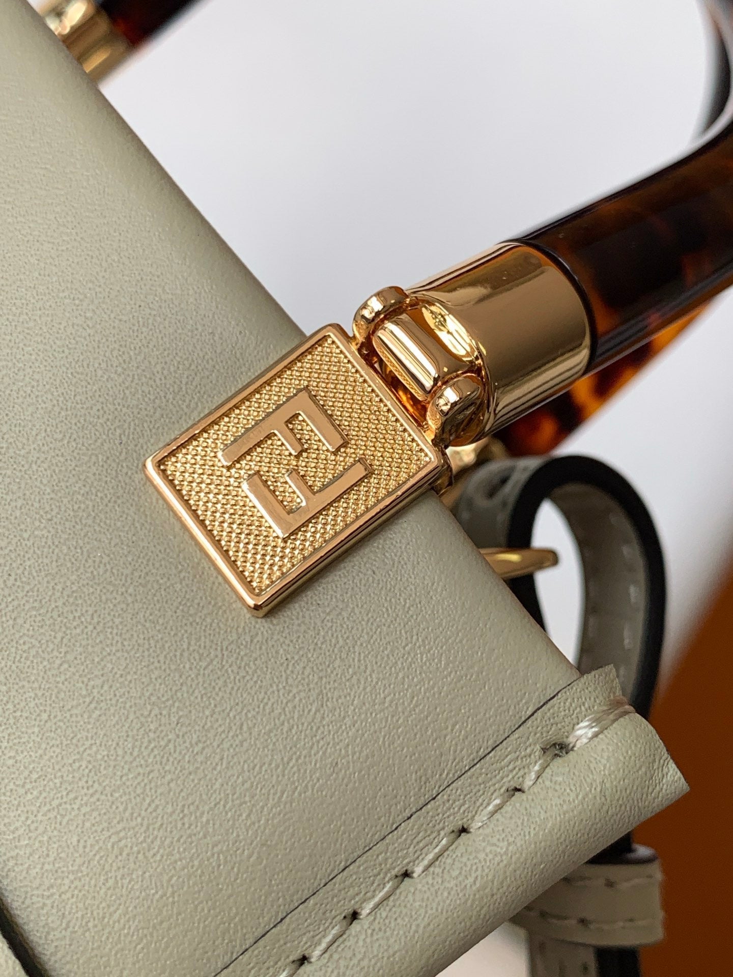 Fend Mini Sunshine Shopper Bag 18 Light Grey Leather mysite