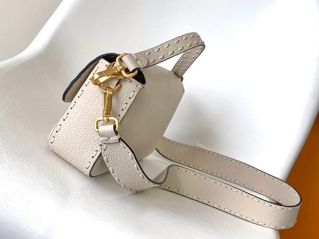 Fend Baguette 27 Bag Beige Calfskin Ghw mysite