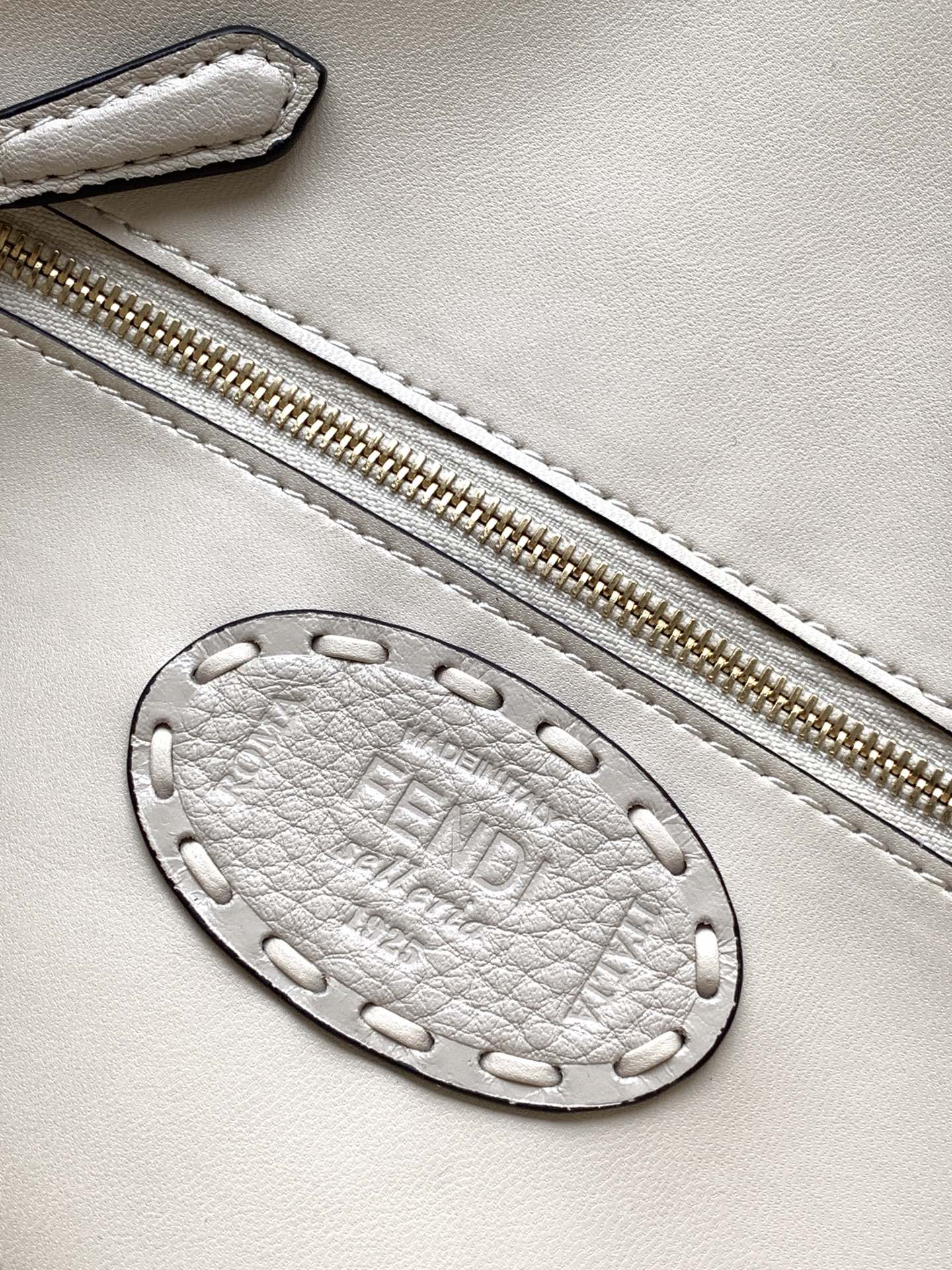 Fend Baguette 27 Bag Beige Calfskin Ghw mysite