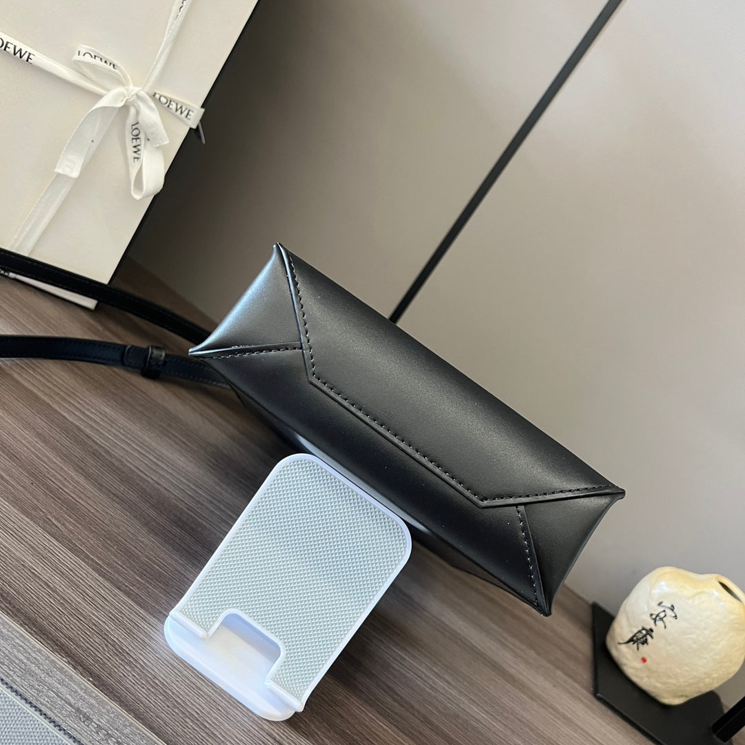 STANDARD A5 TOTE BAG IN BLACK CALFSKIN mysite