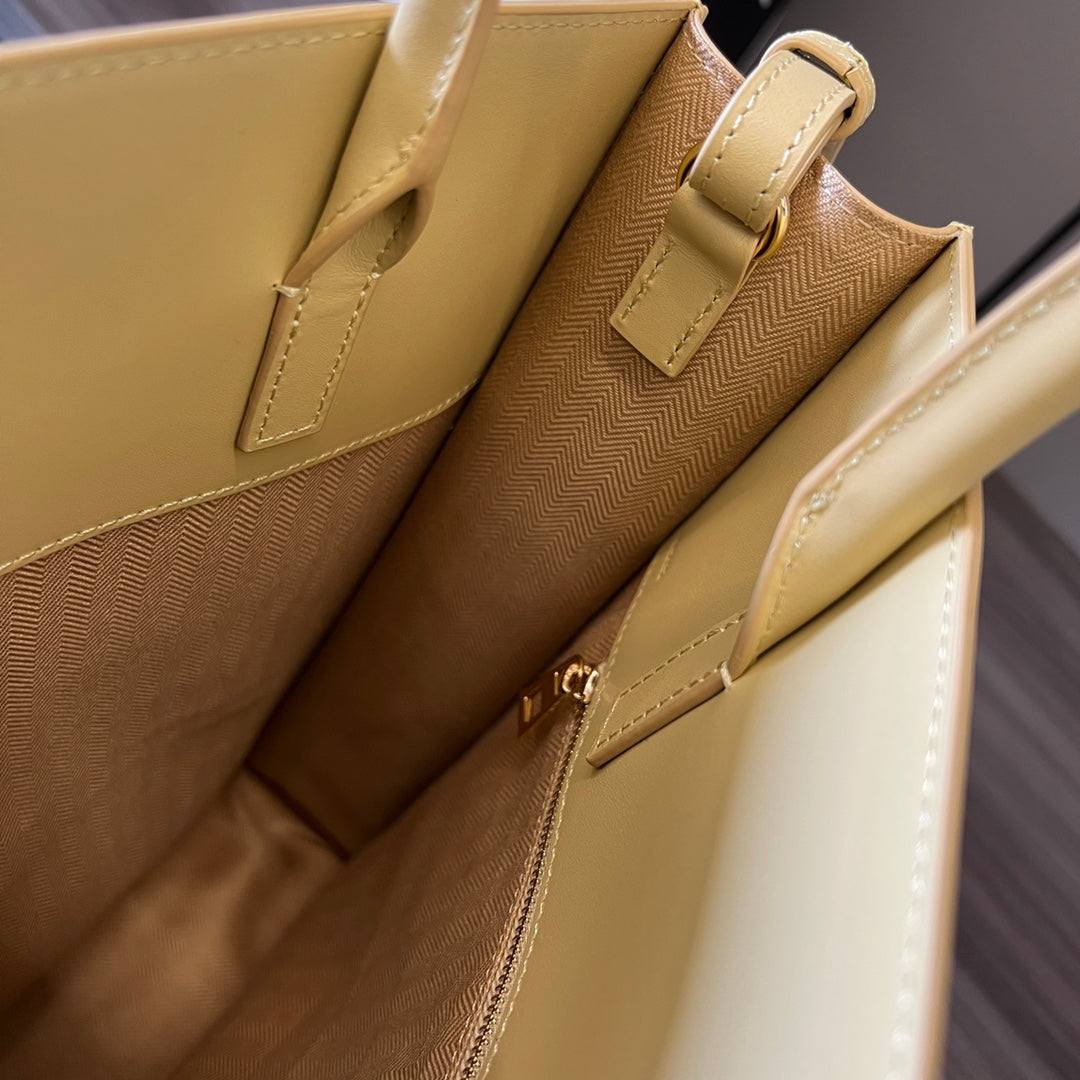 STANDARD A4 TOTE BAG IN LIGHT YELLOW CALFSKIN mysite