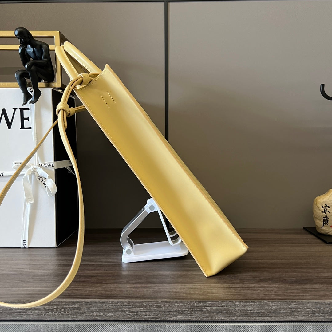 STANDARD A4 TOTE BAG IN LIGHT YELLOW CALFSKIN mysite