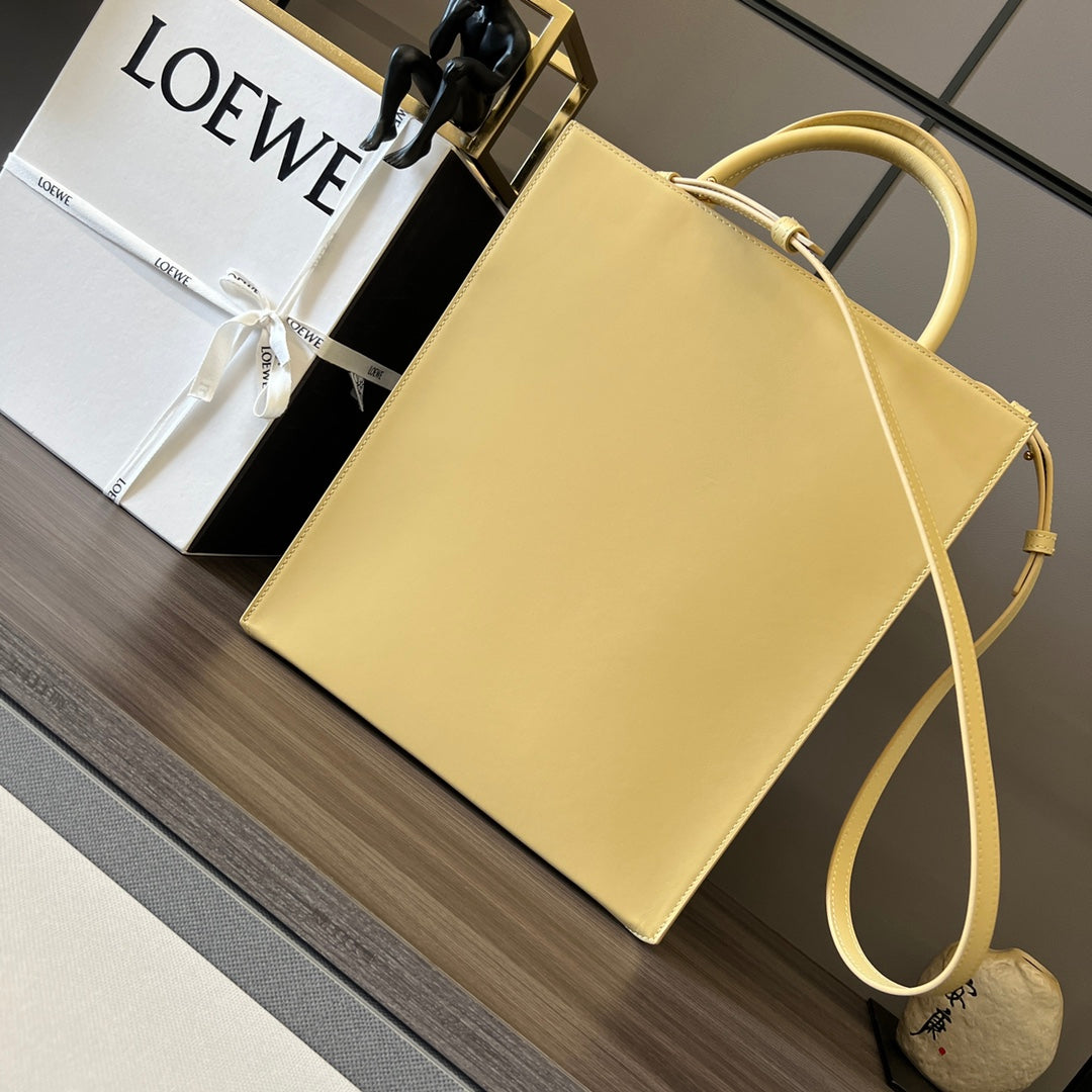 STANDARD A4 TOTE BAG IN LIGHT YELLOW CALFSKIN mysite