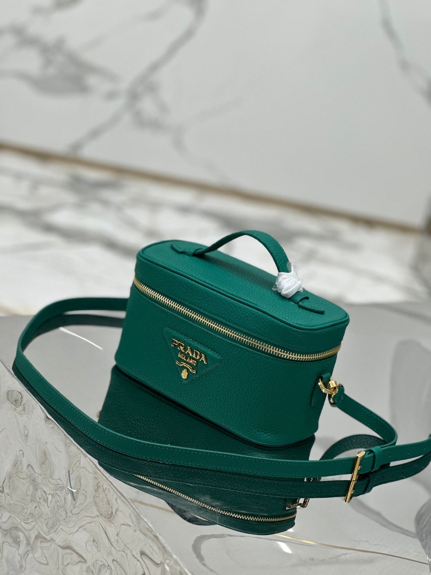 VANITY CASE 18 IN EMERALD GREEN GRAINED CALFSKIN GOLD HARDWARE mysite