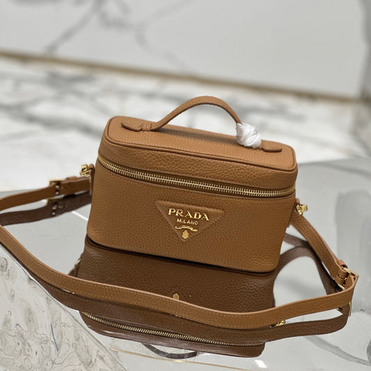 VANITY CASE 18 IN RUSSET BROWN GRAINED CALFSKIN GOLD HARDWARE mysite