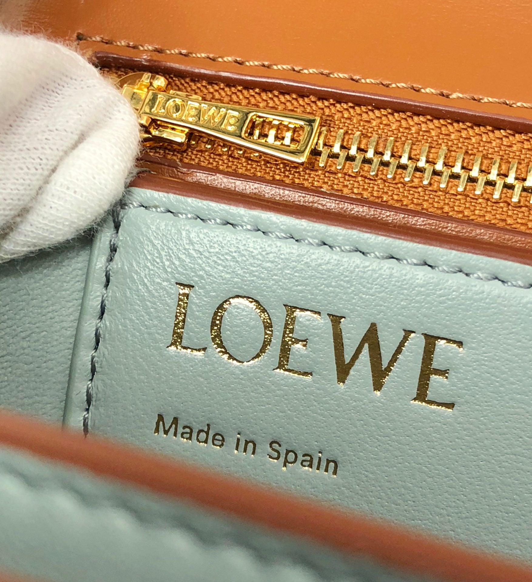 LOE GOYA BAG 23 IN WARM DESERT SILK CALFSKIN mysite