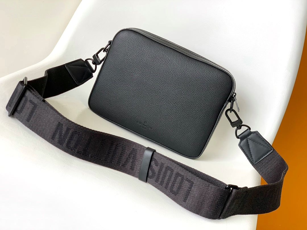 LV Fastline Messenger Bag 23.5 Black Cowhide HW mysite