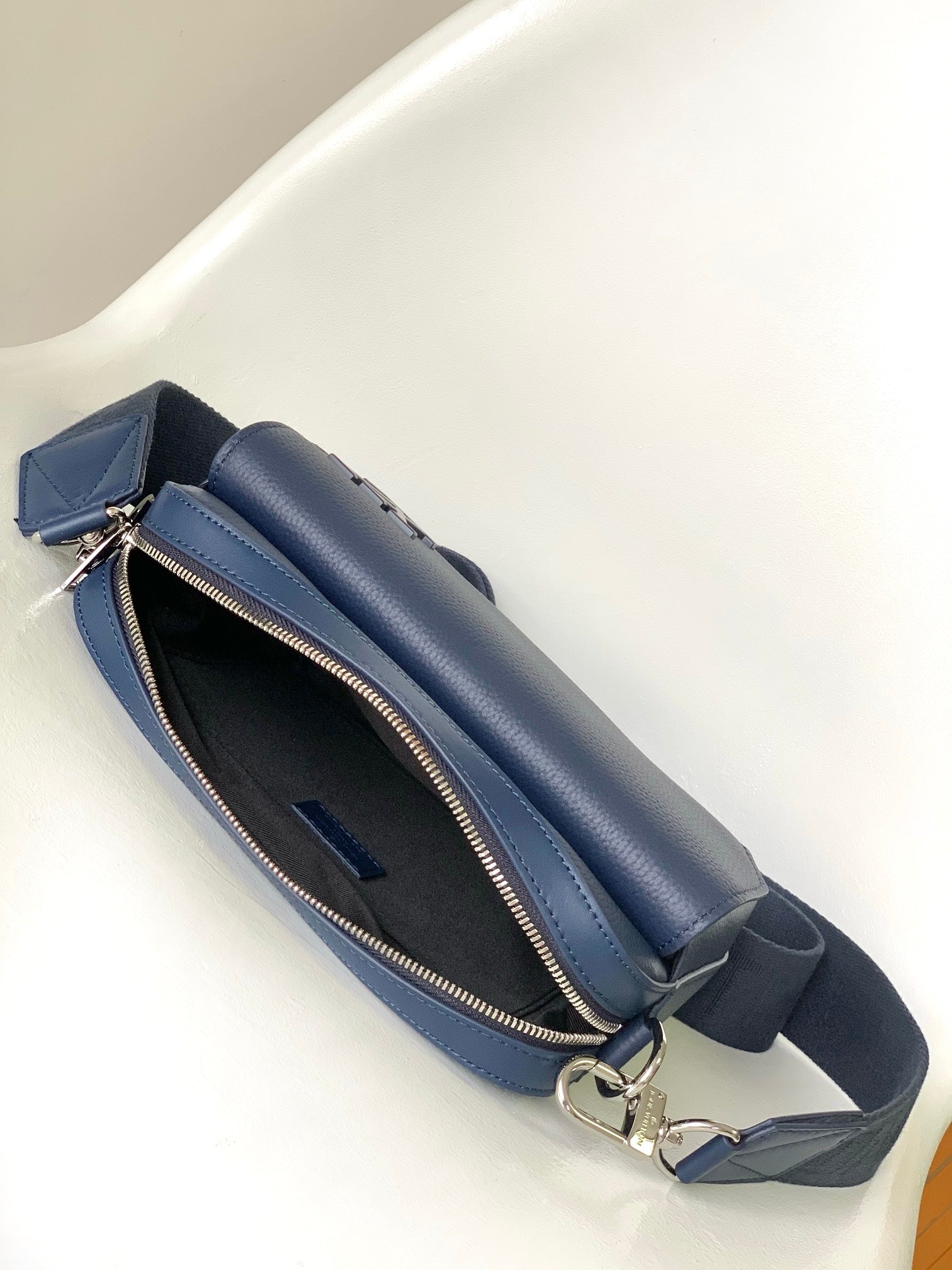 LV Fastline Messenger Bag 23.5 Blue Cowhide HW mysite