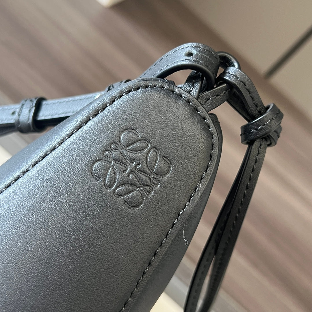 LOE LUNA HOBO 28 BAG IN BLACK CALFSKIN mysite