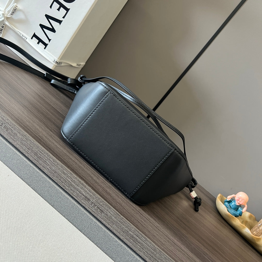 LOE LUNA HOBO 28 BAG IN BLACK CALFSKIN mysite