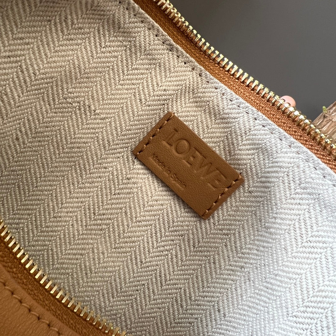 LOE LUNA HOBO 28 BAG IN PASTEL ORANGE CALFSKIN mysite