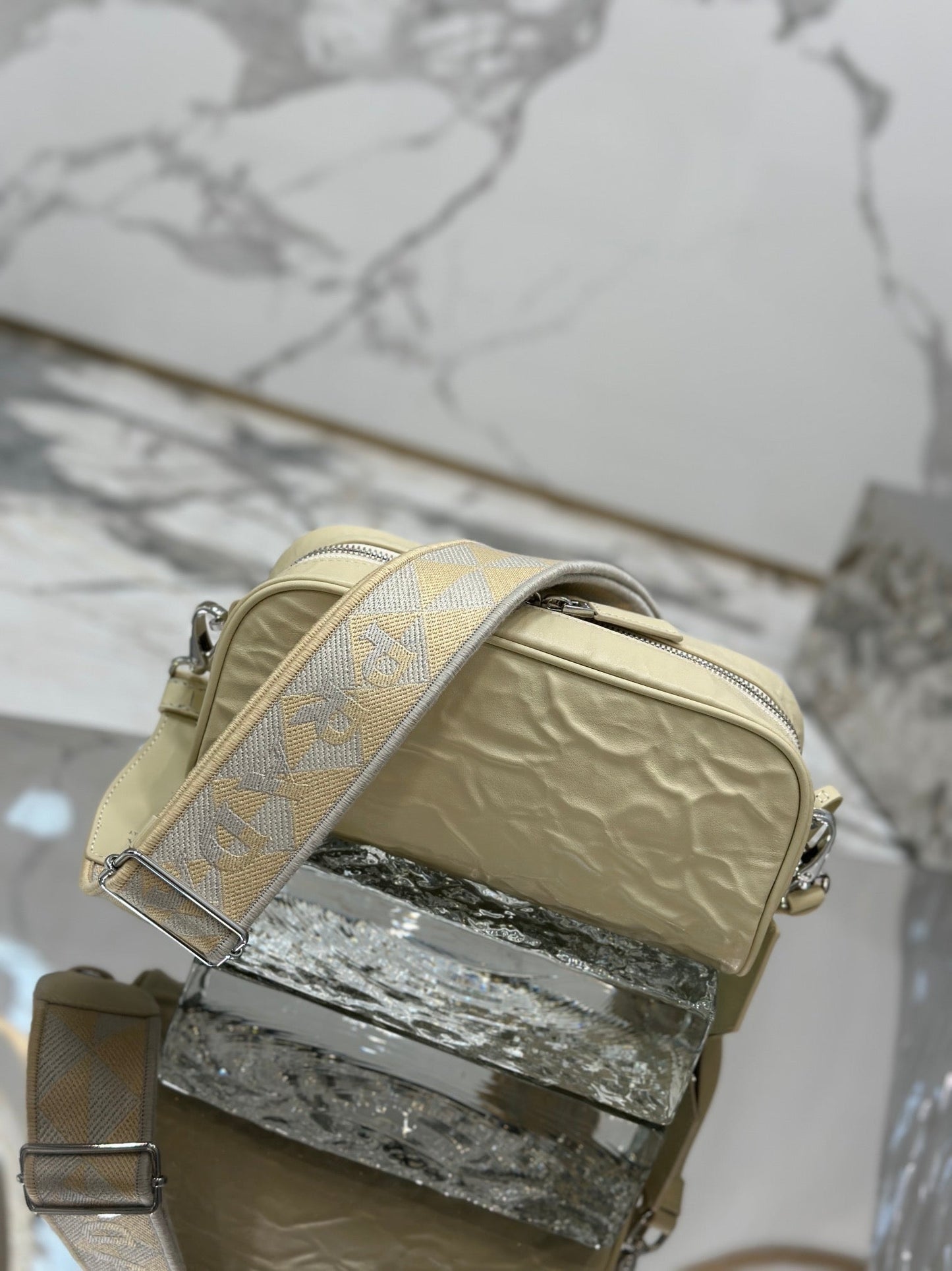CAMERA BAG 23 IN CREAM WRINKLED LAMBSKIN mysite