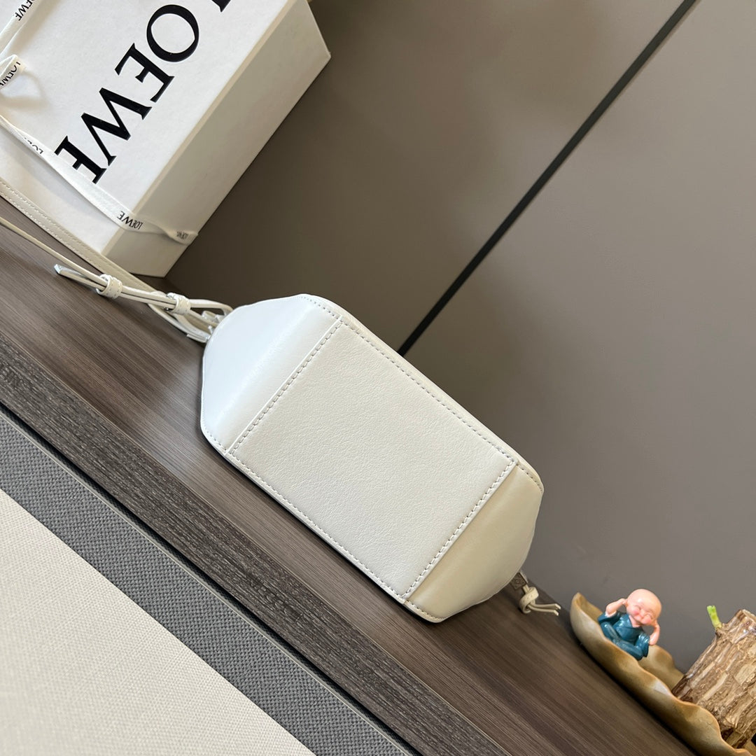 LOE LUNA HOBO 28 BAG IN WHITE CALFSKIN mysite