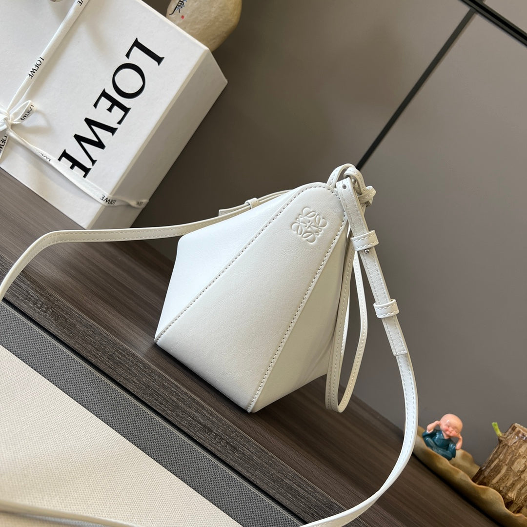 LOE LUNA HOBO 28 BAG IN WHITE CALFSKIN mysite