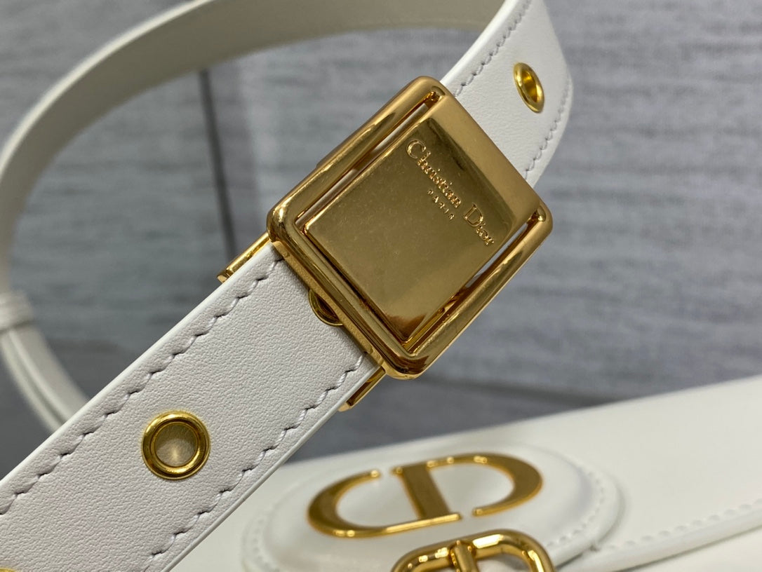 MEDIUM CD BOBBY 22CM WHITE CALFSKIN GOLD HARDWARE mysite