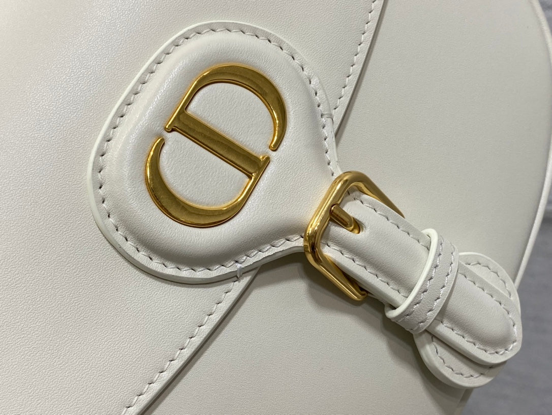 MEDIUM CD BOBBY 22CM WHITE CALFSKIN GOLD HARDWARE mysite