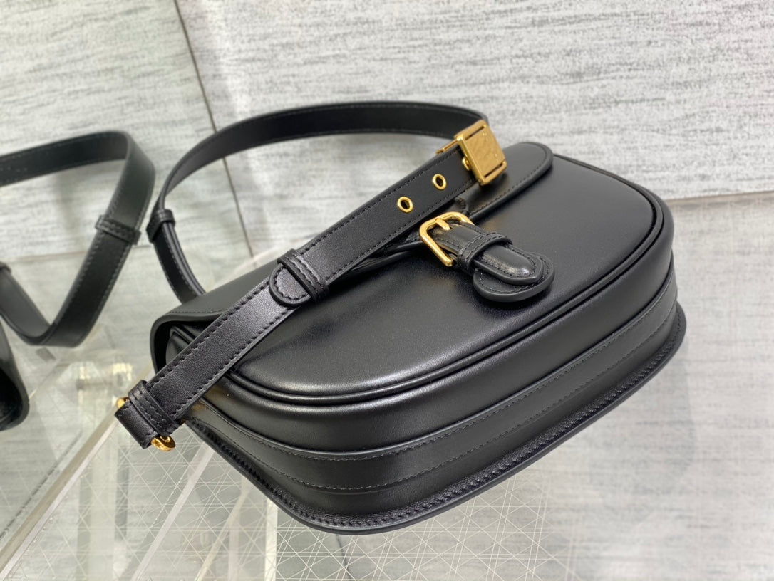 MEDIUM CD BOBBY 22CM BLACK CALFSKIN GOLD HARDWARE mysite