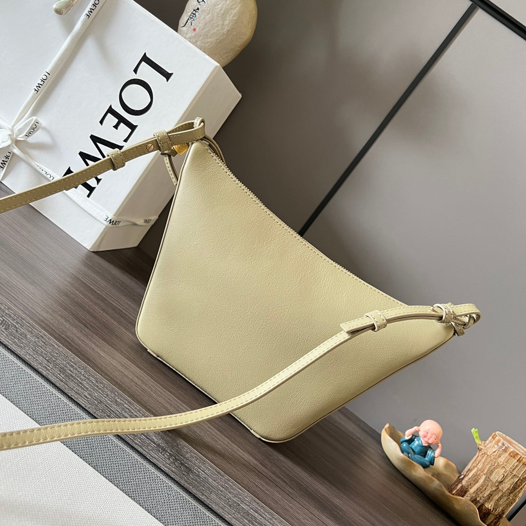 LOE LUNA HOBO 28 BAG IN BEIGE CREAM CALFSKIN mysite