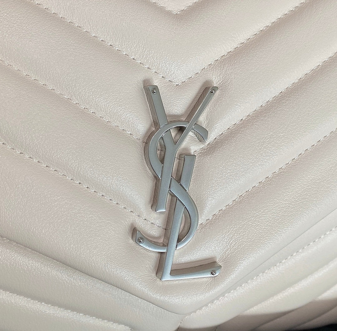 LOULOU MEDIUM 32 WHITE QUILTED LEATHER SILVER HARDWARE mysite