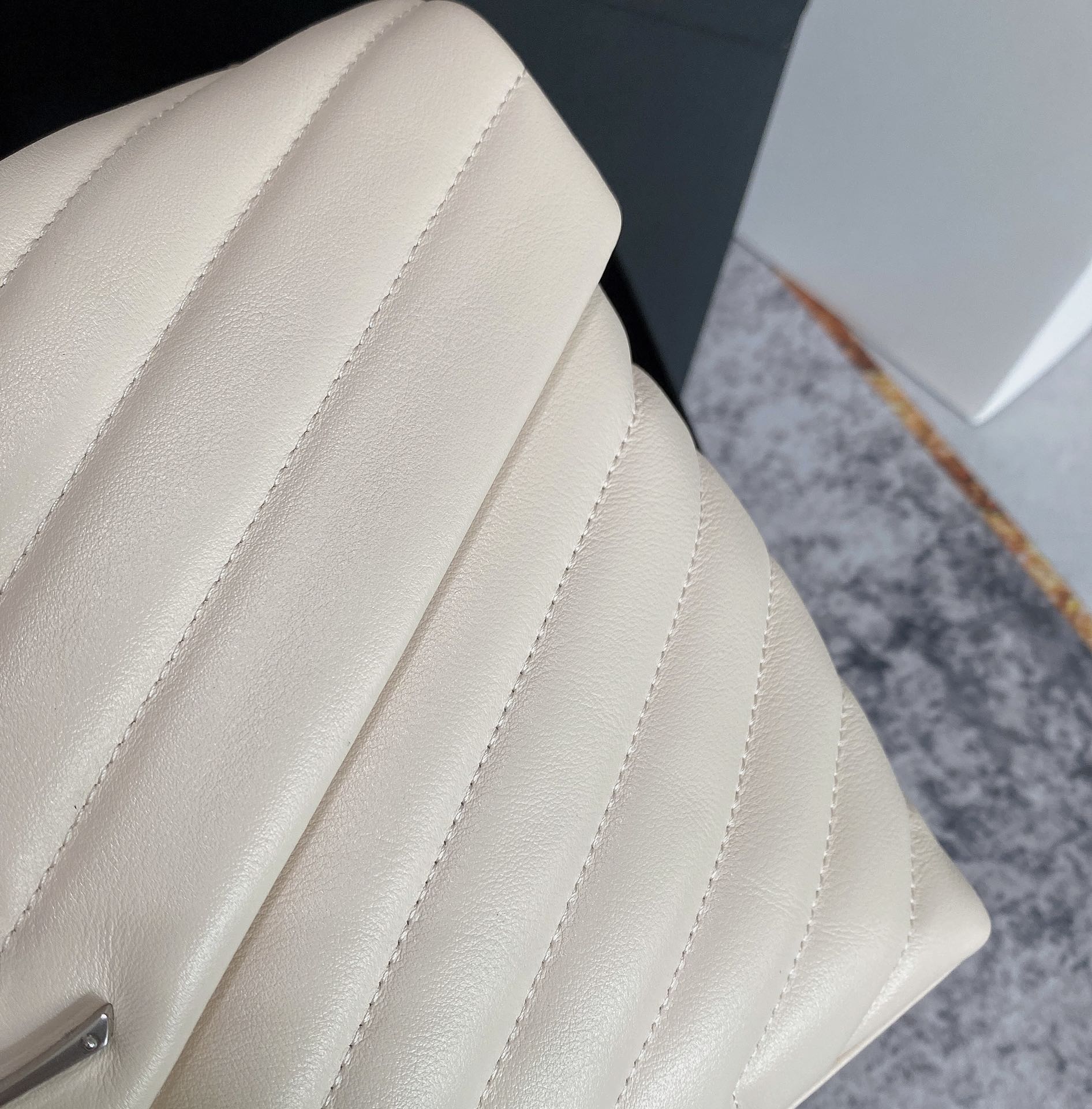 LOULOU MEDIUM 32 WHITE QUILTED LEATHER SILVER HARDWARE mysite