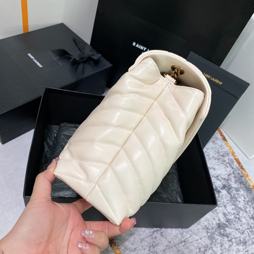 LOULOU MEDIUM 32 WHITE QUILTED LEATHER GOLD HARDWARE mysite