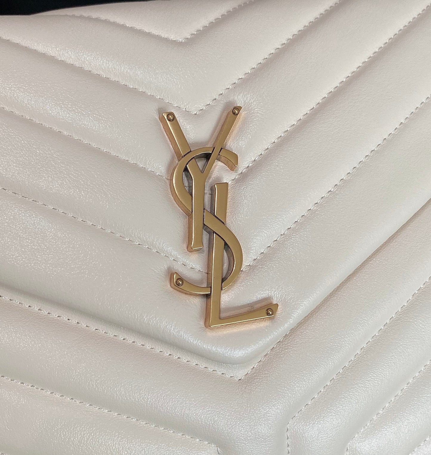 LOULOU MEDIUM 32 WHITE QUILTED LEATHER GOLD HARDWARE mysite
