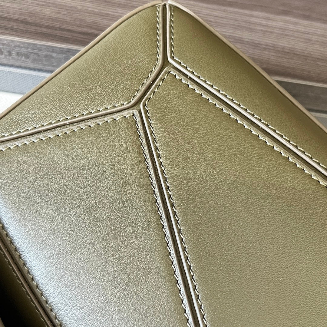 Small Puzzle 24cm bag in soft grained olive calfskin mysite