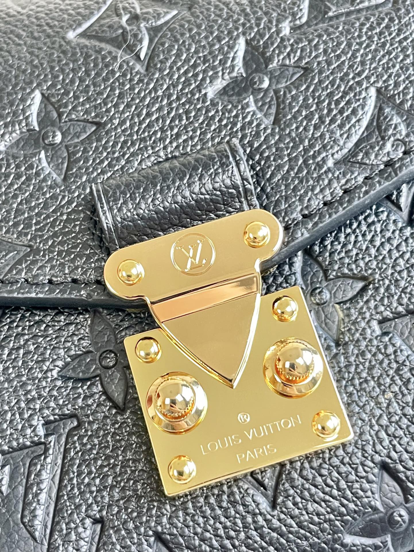 Pochette Metis East West 21.5 Black Grained Cowhide Leather mysite