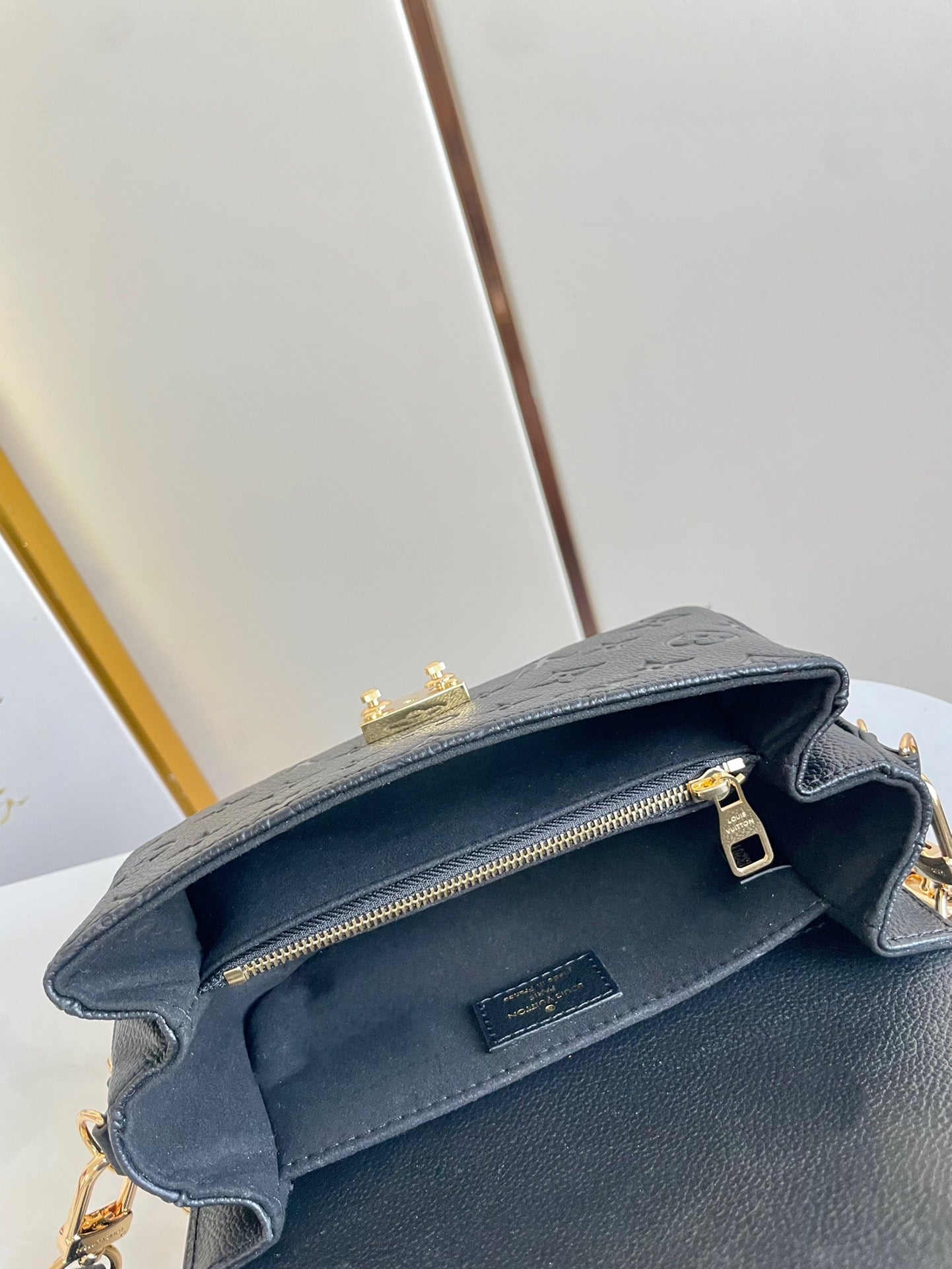 Pochette Metis East West 21.5 Black Grained Cowhide Leather mysite