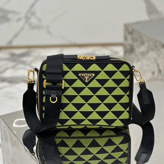 MESSENGER BAG 22 IN OCADO GREEN AND BLACK EMBROIDERED FABRIC GOLD HARDWARE mysite