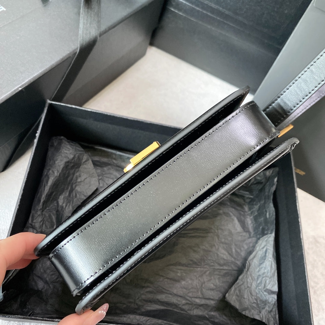 SOLFERINO SMALL SATCHEL 19 IN BLACK CALFSKIN GOLD LOGO mysite